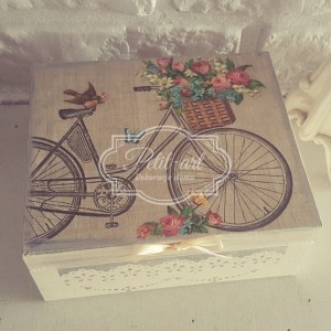 Rower z kwiatami - śliczna szkatułka